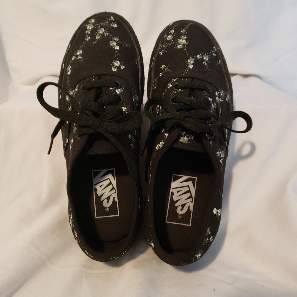Black and white floral Vans New no tags or Box - Picture 2 of 7